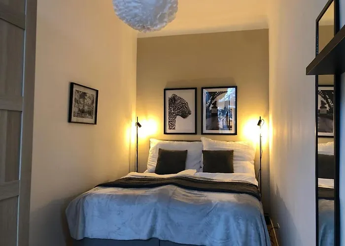 דירה New Urban Chic With Free Parking Near Subway *