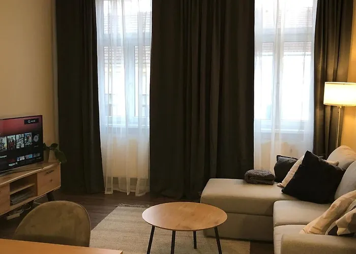 New Urban Chic With Free Parking Near Subway דירה *